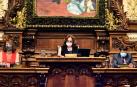 El Ayuntamiento retira la medalla al rey Juan Carlos y reprueba al Gobierno