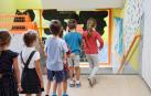 Varios niños acceden a las aulas del Colegio Virgen del Cortijo de Madrid en el primer día del curso escolar 2018-2019.