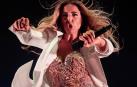 Lola Índigo devuelve la música al Navarra Arena