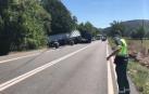 Accidente entre un vehículo y un camión articulado en la N-121