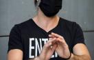 El actor Hugo Silva con mascarilla
