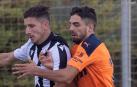 Rubén Sobrino, a la derecha, durante un partido de pretemporada con el Valencia.