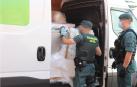 Los dos ocupantes han sido detenidos por un delito de Tráfico de drogas.
