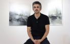 Javier Egiluz, este martes en la galería Ormolú, donde muestra actualmente la exposición Geografía latente