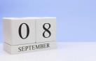 Imagen de dos cubos con la fecha 8 de septiembre