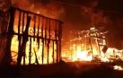 Vídeo: El fuego devora el campo de refugiados de Moria en Lesbos