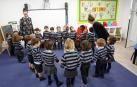 Un grupo de alumnos del British School of Navarra trabaja en una de sus clases en la nueva sede del colegio en Gorráiz.