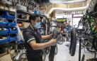 La ayuda para el arreglo de bicis pilla a las tiendas con sobrecarga