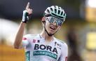 Kamna sorprende a Carapaz y gana en los Alpes; Roglic sigue de líder