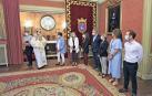El Ángel de Aralar visita el Ayuntamiento tras su llegada a Pamplona