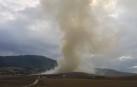 Columna de humo provocada por la quema de rastrojeras en Galar