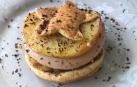 Imagen del pincho de foie con hojaldre, manzana y cebolla
