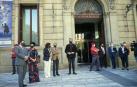 La vicepresidenta primera del Gobierno, Carmen Calvo, ha participado en la entrega de declaraciones de reparación y reconocimiento personal a 20 víctimas de la represión del franquismo en Navarra llevada a cabo en el Parlamento foral.