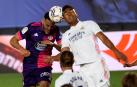 Courtois lo para y Vinicus lo marca