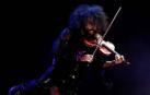El violinista libanés conmovió en el pabellón pamplonés, acompañado esta vez por el pianista cubano Iván 'Melón' Lewis.