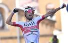 Diego Ulissi celebra su victoria en Agrigento.