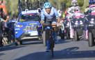 Alex Dowsett triunfa en Vieste y Almeida mantiene la maglia rosa