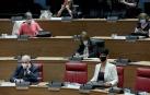 La consejera Elma Saiz, en el pleno del Parlamento de Navarra de este jueves