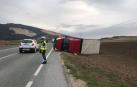 Dos camiones accidentados a la altura del Carrascal y de Tiebas
