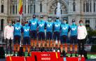 El Movistar Team, en el podio de la Vuelta a España como ganador por equipos.