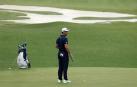 ¡Increíble golpe de Jon Rahm! La bola "camina" sobre las aguas antes de entrar en el hoyo