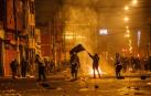 Dos fallecidos y decenas de heridos por la represión policial en Perú