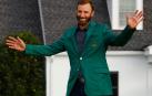 El golfista estadounidense Dustin Johnson celebra su victoria en el Masters de Augusta