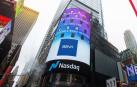 Logo de BBVA en las pantallas gigantes de la Torre Nasdaq en Times Square (Nueva York).