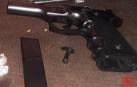 Denunciada una persona en Artica por ir por la calle manipulando una pistola