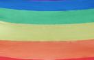 Un banco 'arcos iris' en Pamplona para apoyar al colectivo LGTBI