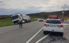 Accidente de tráfico por alcance de un camión y un turismo en Morentin