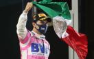 Sergio Pérez gana el Gran Premio de Sakhir con Carlos Sainz rozando el podio