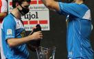 Ezkurdia y Martija se colocan mutuamente las txapelas de ganadores del Campeonato de Parejas 2020