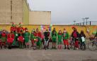 Cerca de una veintena de castejoneros se vistieron de elfos para recorrer las casas de los niños y recoger sus cartas para Papá Noel, Olentzero y los Reyes Magos.