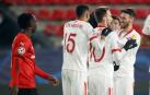 Los jugadores del Sevilla celebran uno de los goles ante el Rennes