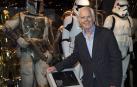 Jeremy Bulloch, junto al traje de Boba Fett.