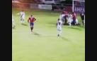Vídeo: El árbitro navarro Prieto Iglesias evita que un jugador se trague la lengua