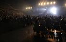 La asistencia de más de 4.000 personas al concierto de Raphael provoca críticas por las restricciones navideñas