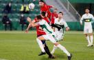 Galería de fotos del partido de LaLiga Santander entre Elche y Osasuna disputado en el Martínez Valero.