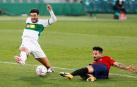 Galería de fotos del partido de LaLiga Santander entre Elche y Osasuna disputado en el Martínez Valero.
