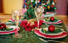 Una mesa preparada para la cena de Navidad.