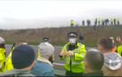 Los camioneros atrapados en el Reino Unido bloquean la autopista de Dover