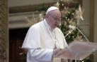 El papa imparte su bendición Urbi et Orbi en el Vaticano este día de Navidad.