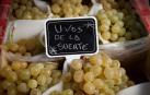 Uvas en un mercado de Madrid.