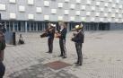 Los mariachis, en el exterior del Navarra Arena.