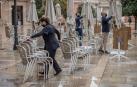 Sanidad registra 25.456 casos y 199 fallecidos, mientras la incidencia se sitúa en 350