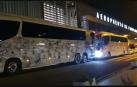 Vídeo del autobús del Real Madrid en el aeropuerto de Noáin