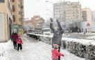 El temporal 'Filomena' que avanza de sur a norte de la península ha entrado este sábado en Navarra y ha dejado nevadas generalizadas en el sur y centro de la Comunidad foral. Municipios riberos como Tudela, Cascante, Cabanillas, Corella o Fitero han amanecido cubiertos de blanco.