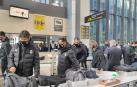 La expedición del Real Madrid, embarcando en Noáin.