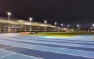 El pabellón de Larrabide estrena cubierta renovada y la pista de atletismo, nueva iluminación